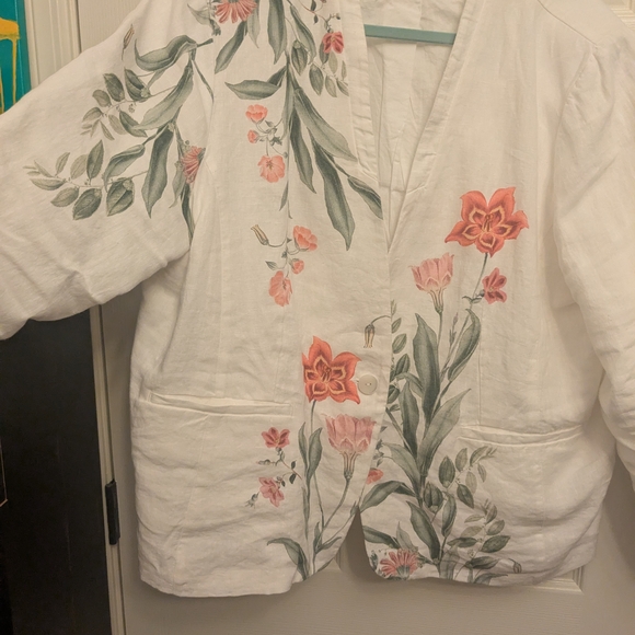 Chico's Elegant White Jacket with Floral Accents - Picture 2 of 11